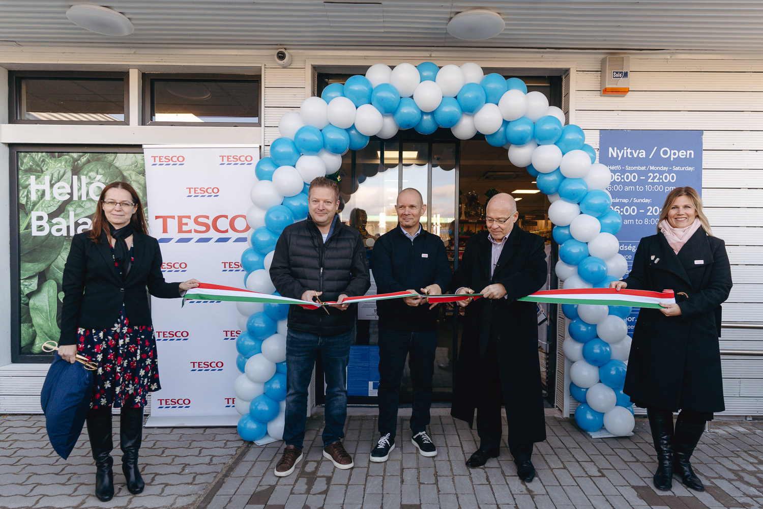 Új Tesco a Balatonnál – megnyílt a bolt Balatonalmádi szívében